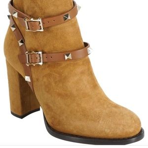Valentino Brown Suede booties